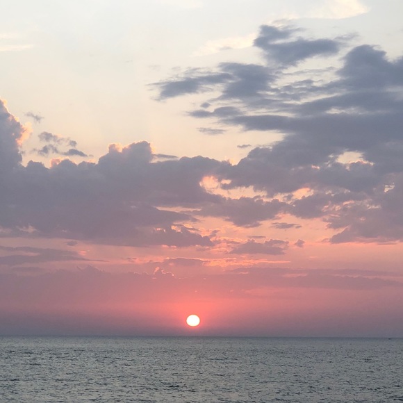 Meet your Posher, Lynn - Picture 2 of 2